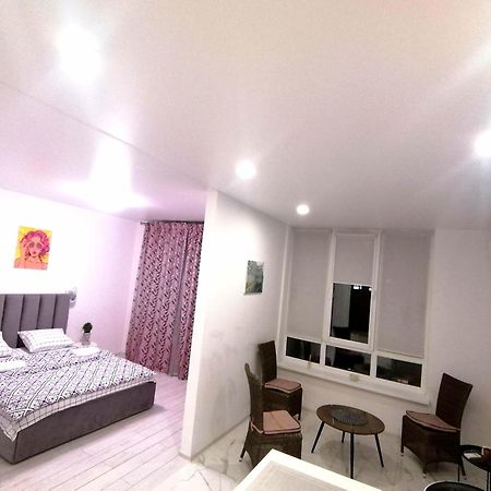Appartement Новобудова Сам Центр Жк "Семицвіт" à Lviv Extérieur photo