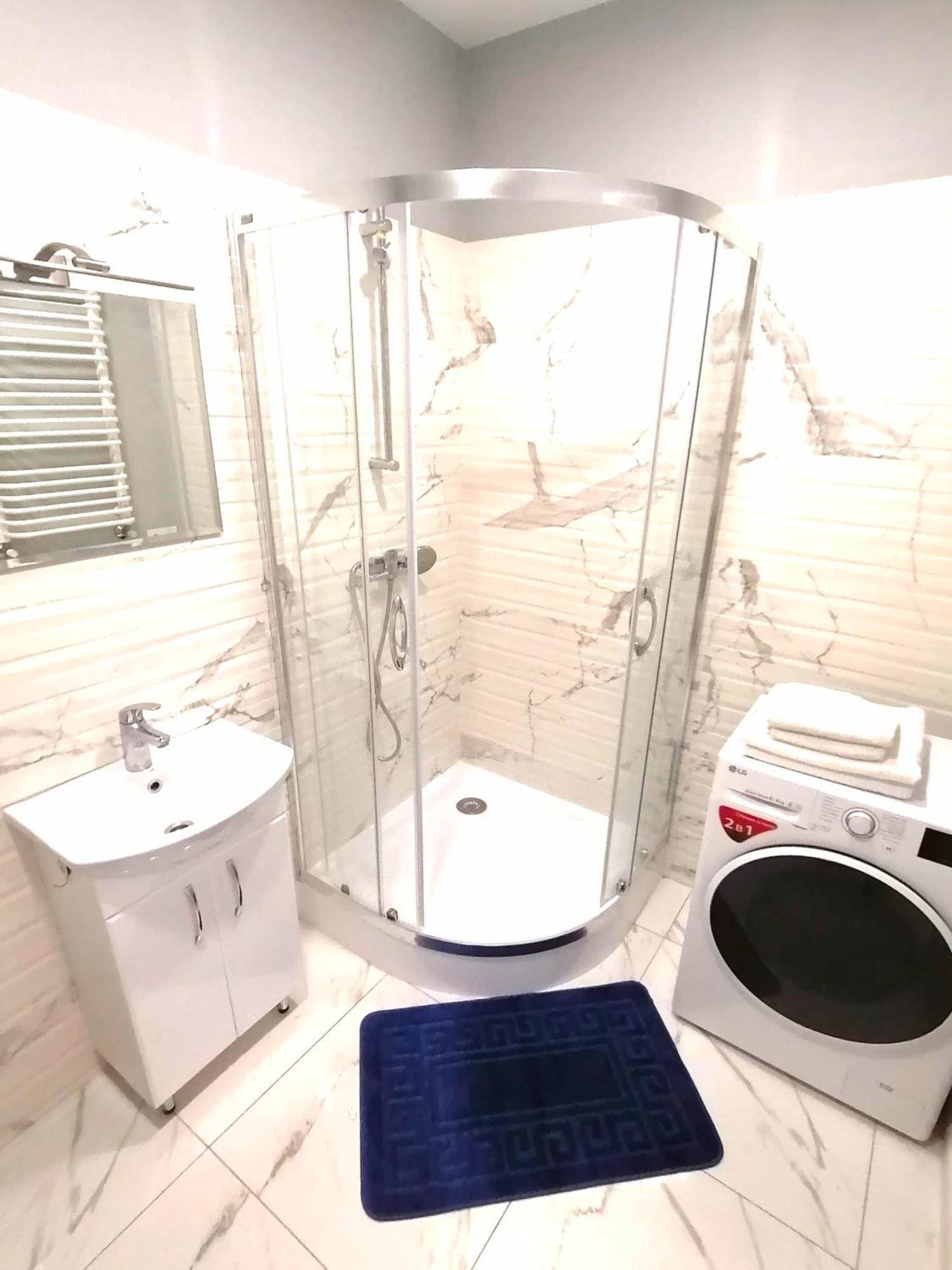 Appartement Новобудова Сам Центр Жк "Семицвіт" à Lviv Extérieur photo